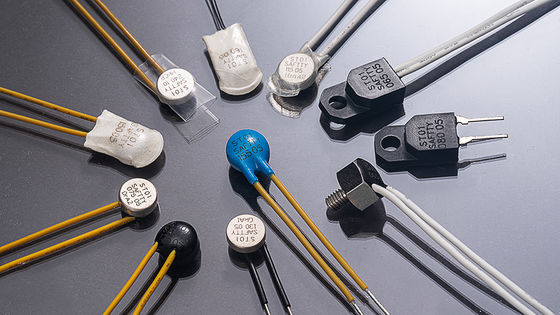 ST01 Thermische Zekering SO6 Temperatuurgecontroleerde Schakelaar met 50-250℃ Bereik Normaal Gesloten of Open Automatische of Handmatige Reset